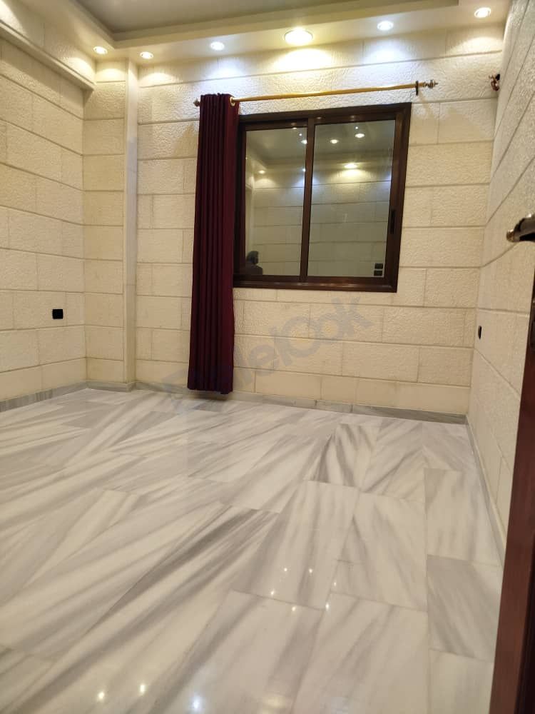للإيجار مهن غير معلنة، عيادات طبية، مهن فكرية.
