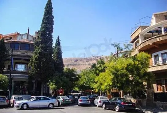 للبيع شقة في أبو رمانة ساحة المطاعم