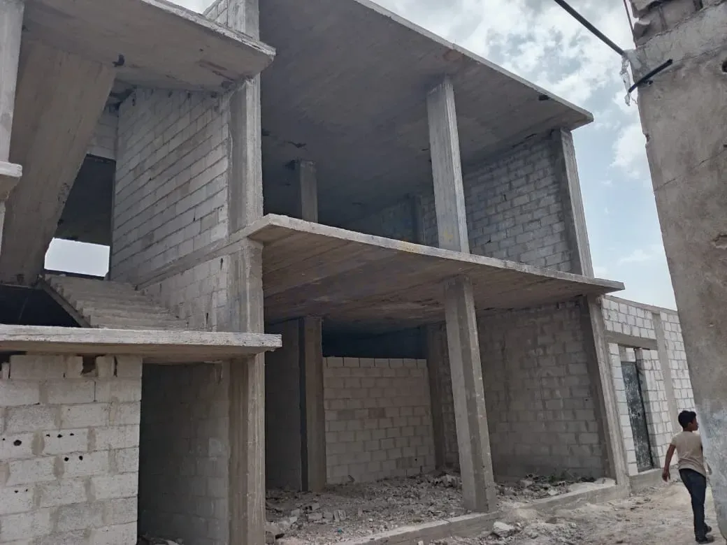 بناء على العضم في حرستا للبيع