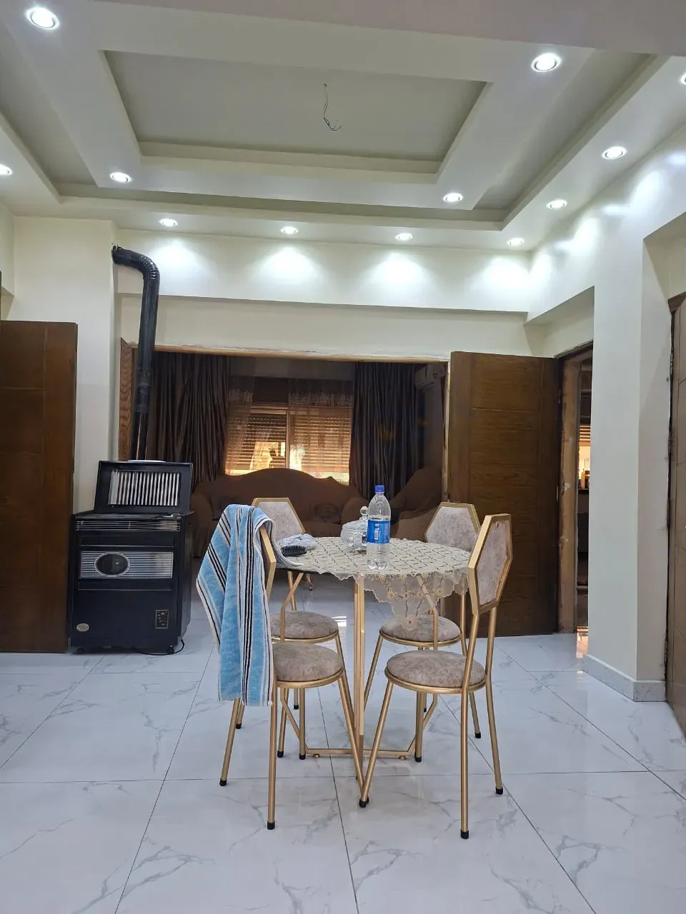 للبيع شقة سكنية بشرقي ركن الدين