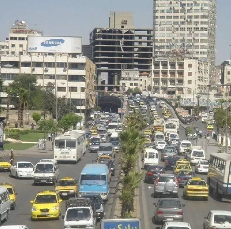 للإيجار مكتب في شارع الثورة
