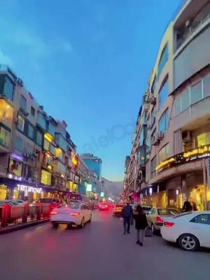 للبيع مكتب في شارع الحمرا