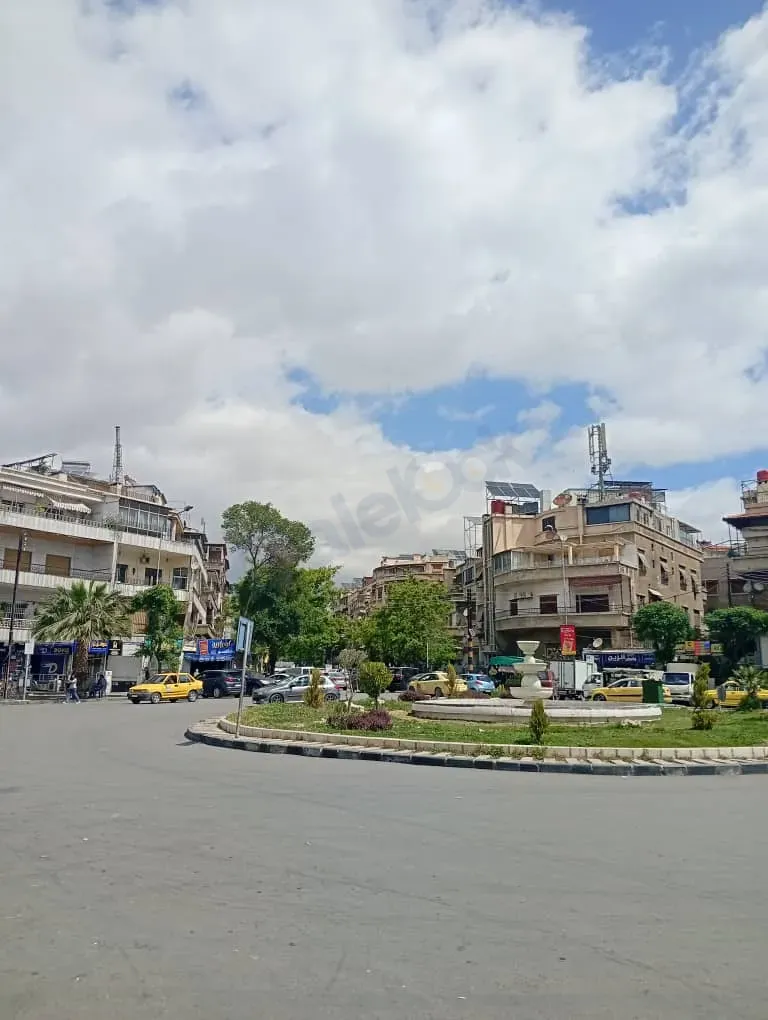 محل للبيع في القصور