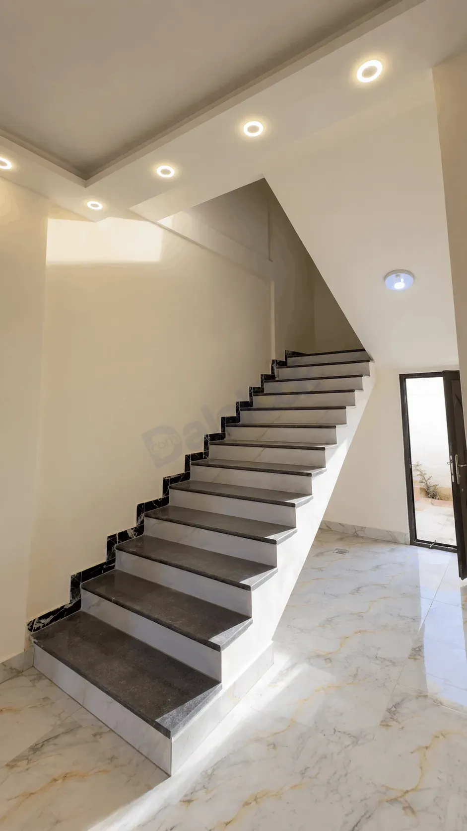 uploads/advertisements/images/villa_for_sale_in_Jdaydet_Artooz_ref_damascus_-_dalelook__8_-1779729430560.webp