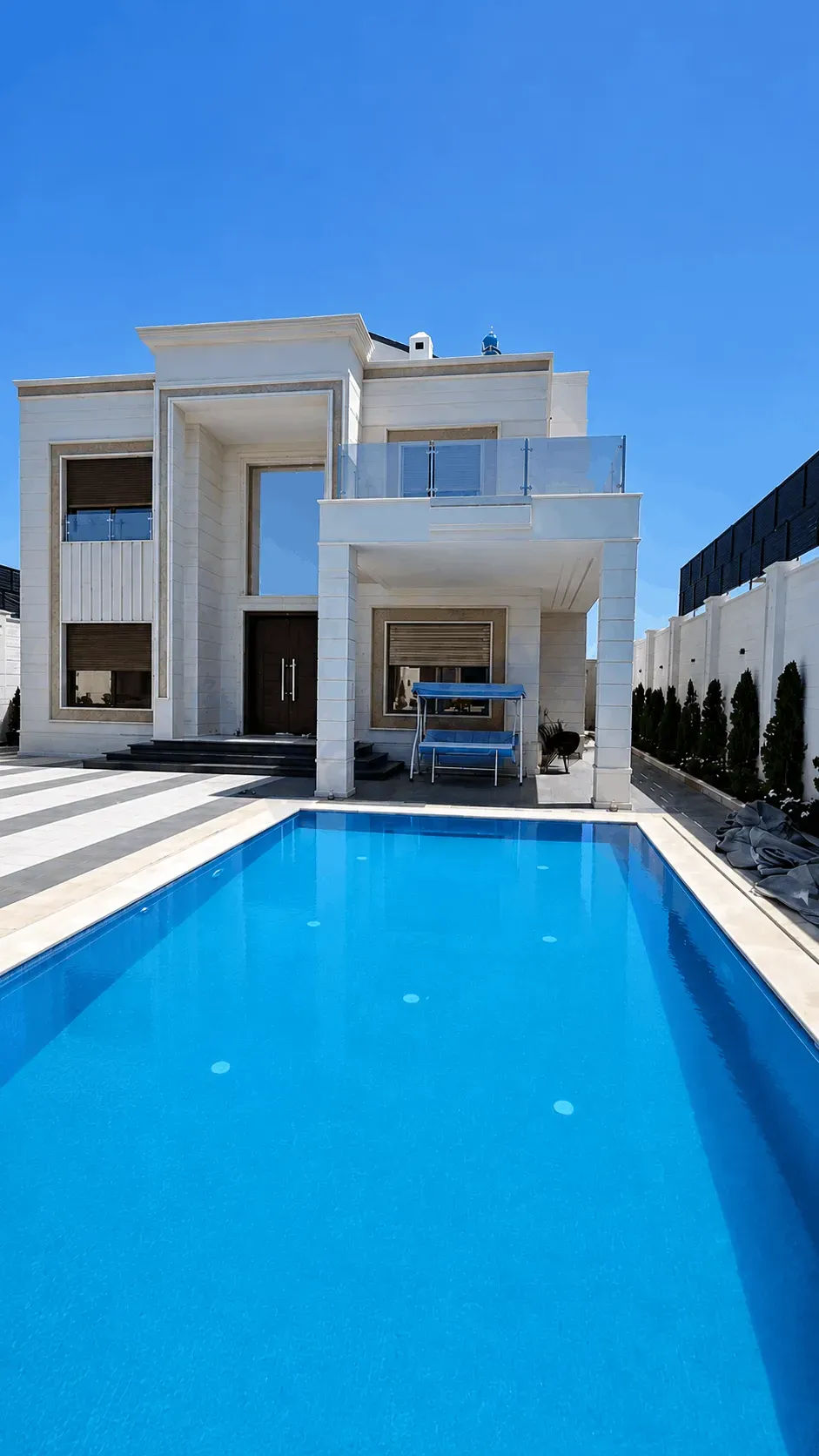 For sale a villa that repairs permanent housing
