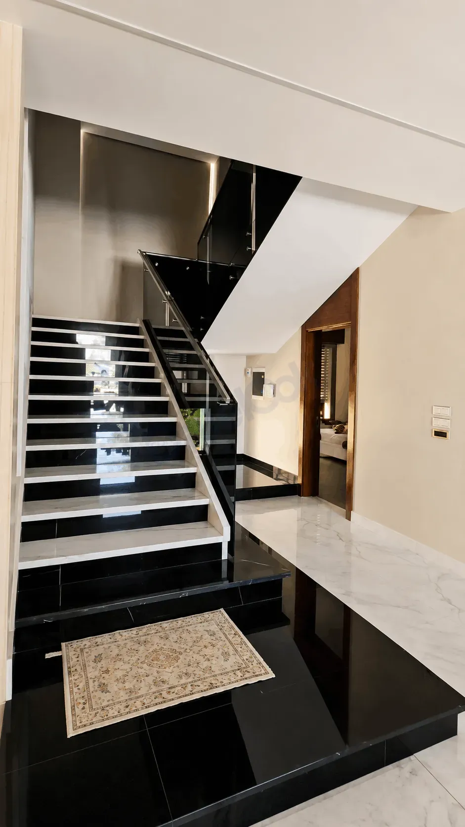 uploads/advertisements/images/villa_for_sale_in_jdaydet_artoz_damascus_-_dalelook__8_-1779112243292.webp