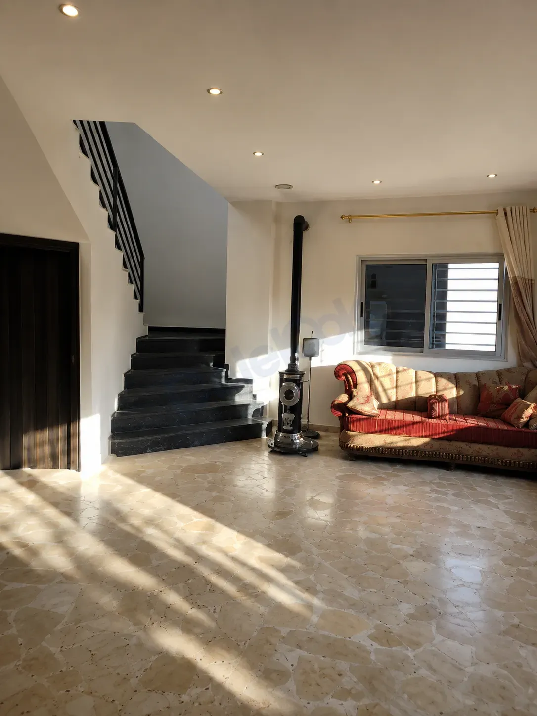 uploads/advertisements/images/villa_for_sale_in_judaydat_al_wadi_damascus_-_dalelook__4_-1779057635097.webp
