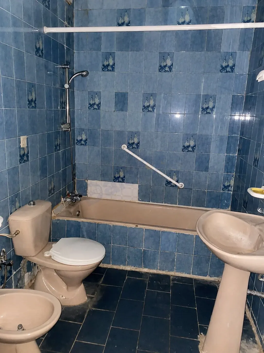 uploads/advertisements/images/بيت_مفروش_للإيجار_في_مشروع_دمر__3_-1786901860108.webp