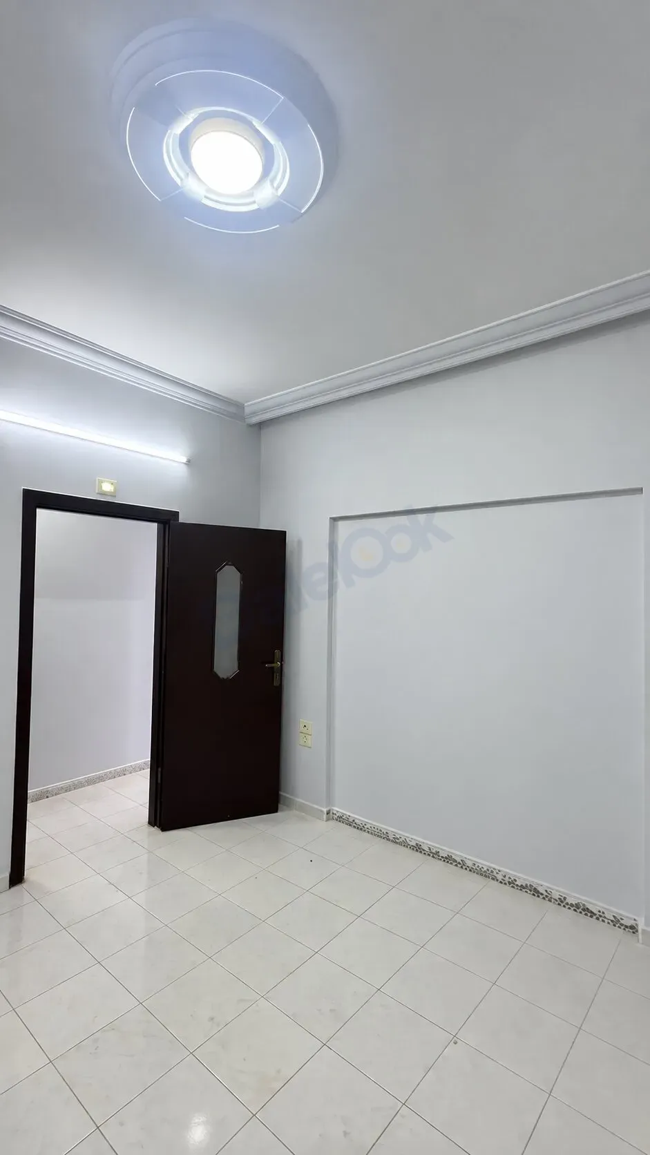 Apartment for sale in Jaramana near a commercial market