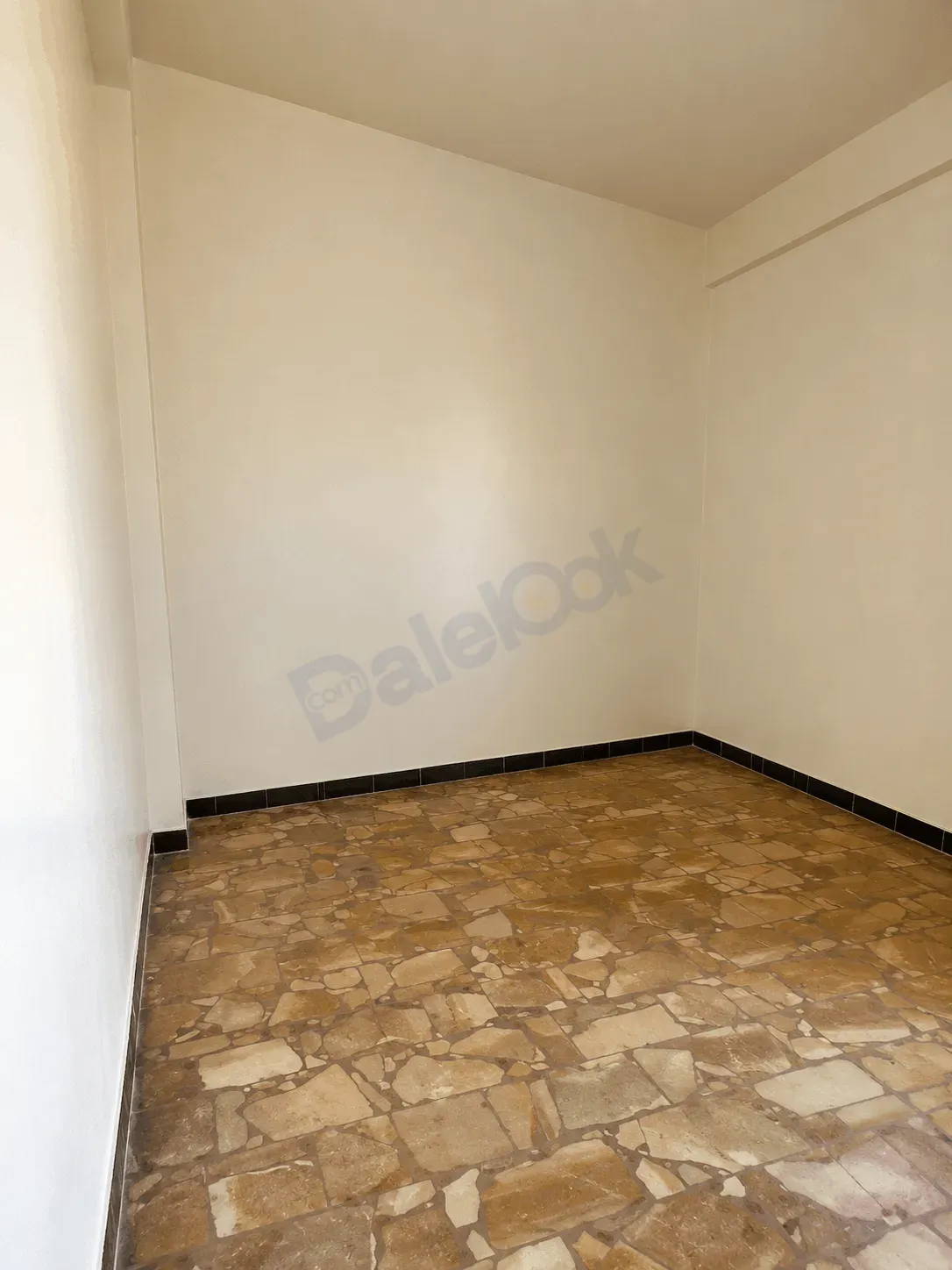 uploads/advertisements/images/شقة_للبيع_في_عين_ترما_المزرعة__6_-1784577948320.webp