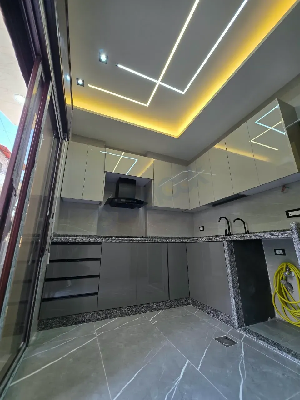 uploads/advertisements/images/شقة_للبيع_في_معضمية_الشام_سكن_أول__3_-1787863987655.webp