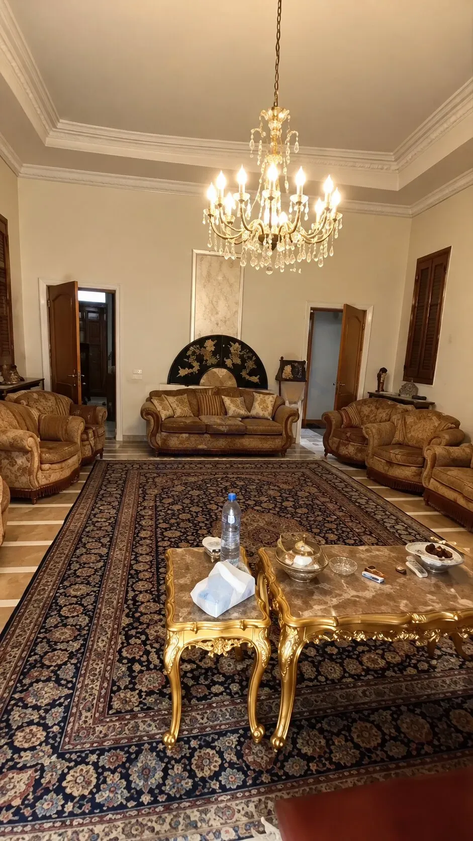 uploads/advertisements/images/شقة_مع_تراس_للبيع_في_دمشق_أبو_رمانة_ساحة_مروش__7_-1789766437557.webp