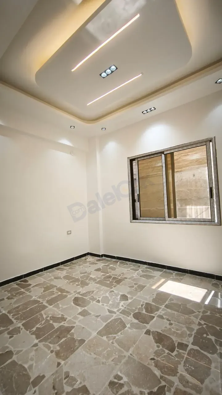 uploads/advertisements/images/شقة_مكسية_سوبر_للبيع_في_حرستا_حي_مشروب__6_-1792416660099.webp