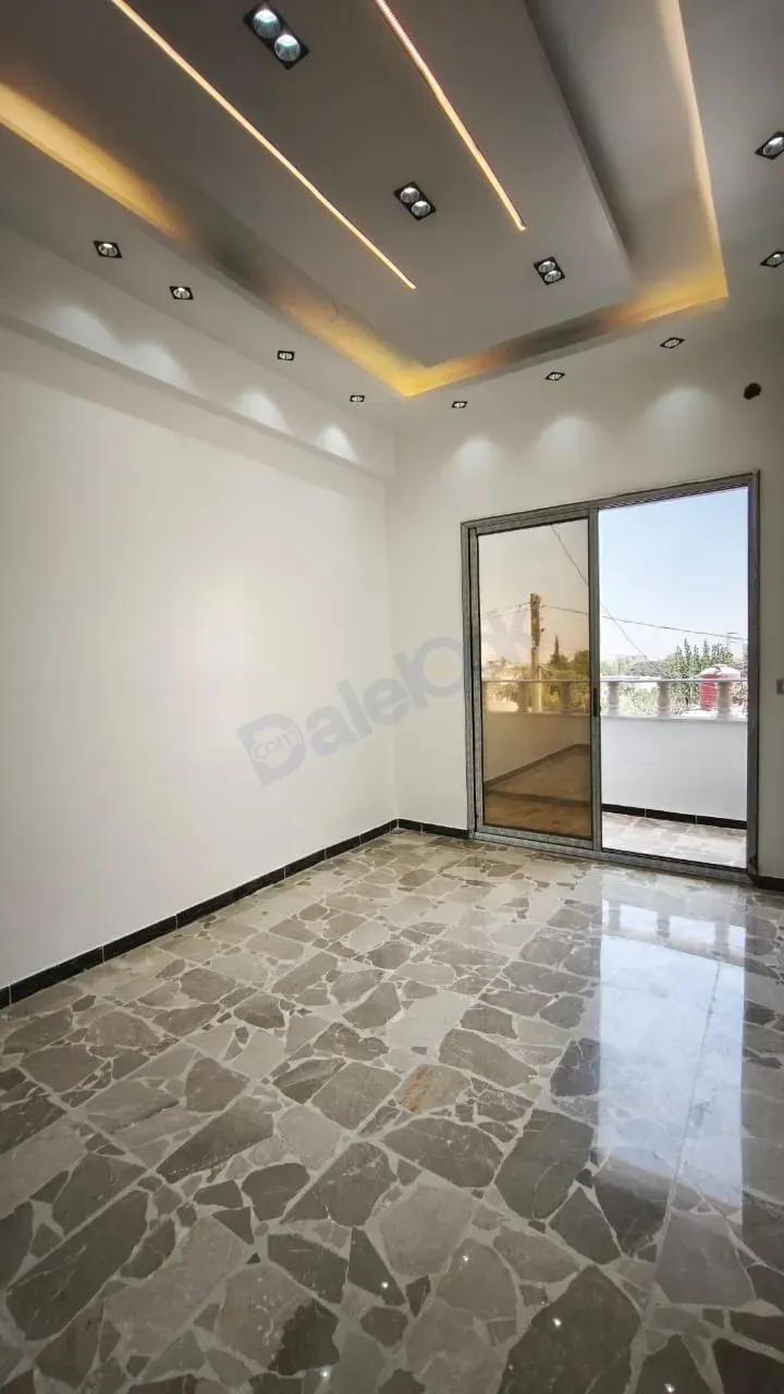 uploads/advertisements/images/شقة_مكسية_سوبر_للبيع_في_حرستا_حي_مشروب__7_-1792416660099.webp