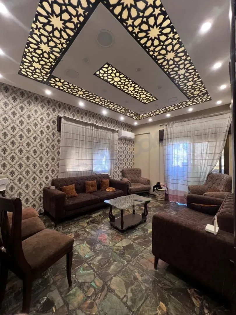 uploads/advertisements/images/شقة_ملكية_للبيع_في_قلب_دمشق_تنظيم_البرامكة__1_-1790102095431.webp