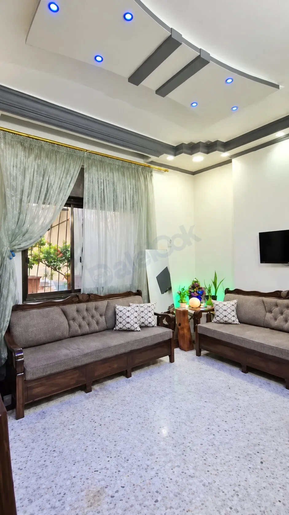 uploads/advertisements/images/شقه_للبيع_في_دمشق_كفر_بطنا_شارع_المدارس__6_-1789675117698.webp