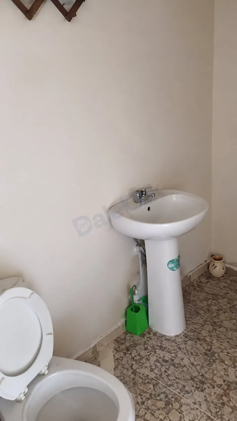 uploads/advertisements/images/شقه_للبيع_في_ريف_دمشق_كفر_بطنا_قرب_السوق_التجاري__4_-1792520952582.webp
