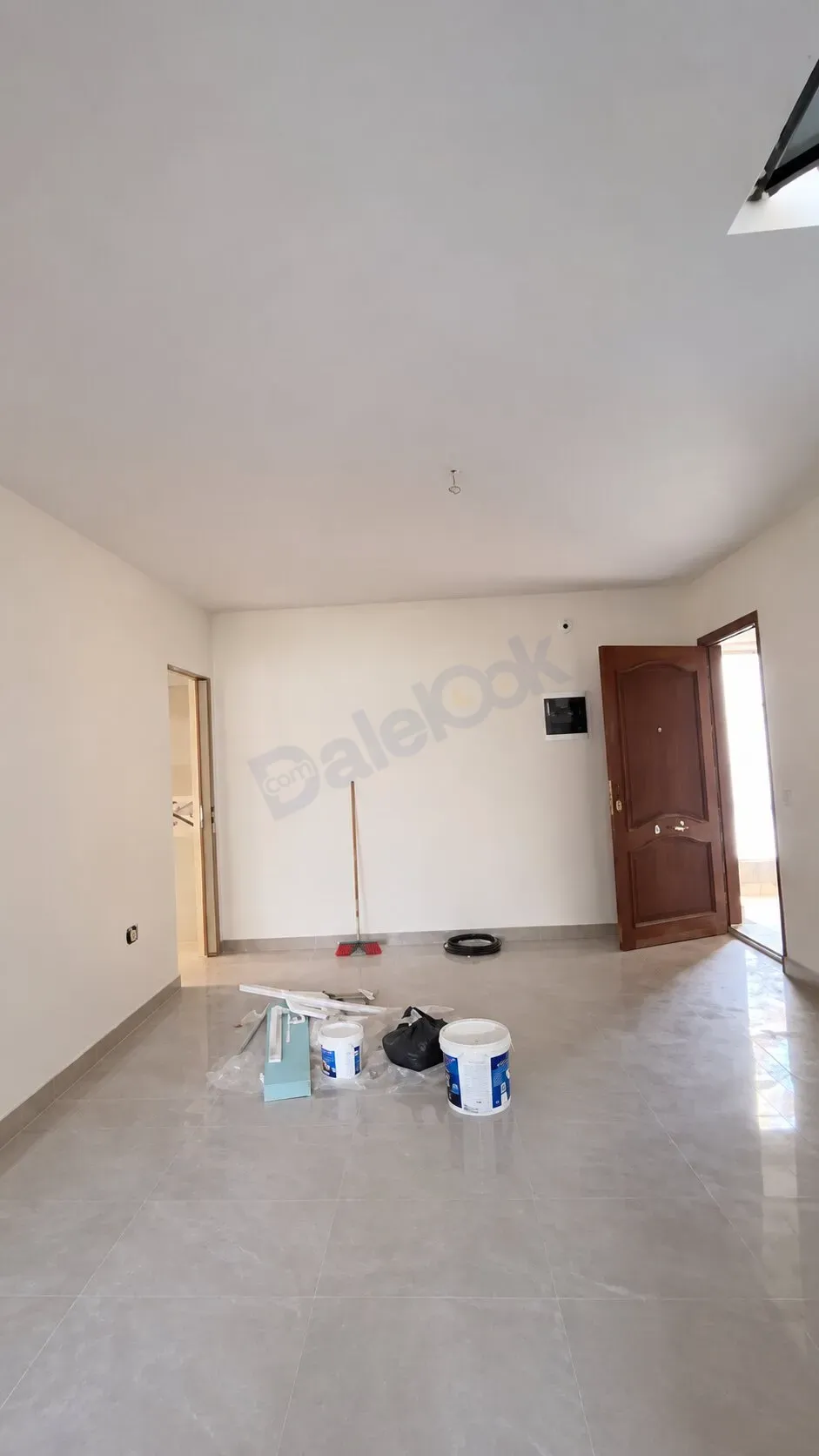 شقه مع السطح للبيع في ريف دمشق كفر بطنا شارع 14