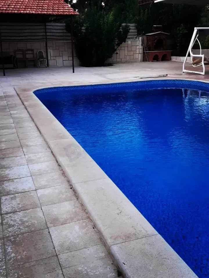 uploads/advertisements/images/فيلا_للإيحار_اليومي_في_كروم_مضايا__1_-1783455956834.webp