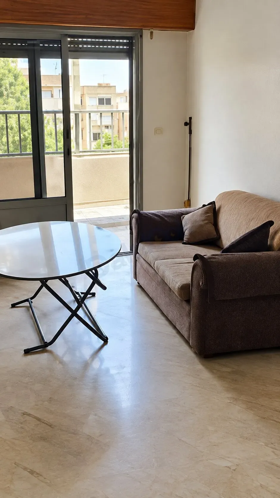 For annual rent Apartment in Mezzeh Sheikh Saad Al-Furan Square
