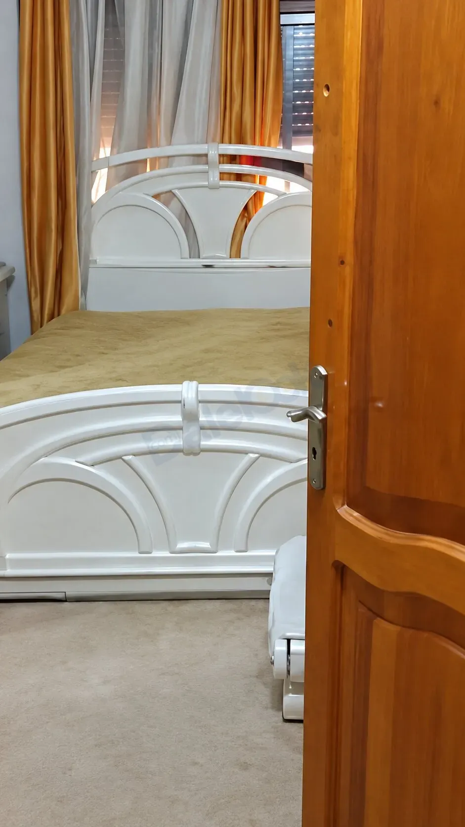 For annual rent Apartment in Mezzeh Sheikh Saad Al-Furan Square