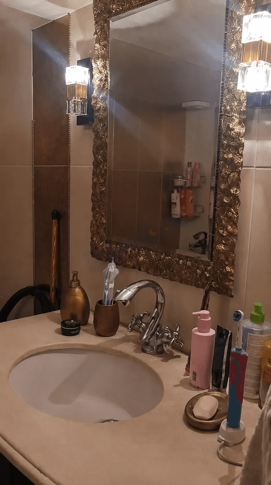 uploads/advertisements/images/للإيجار_السنوي_منزل_في_المزة_فيلات_غربية__1_-1784151671504.webp