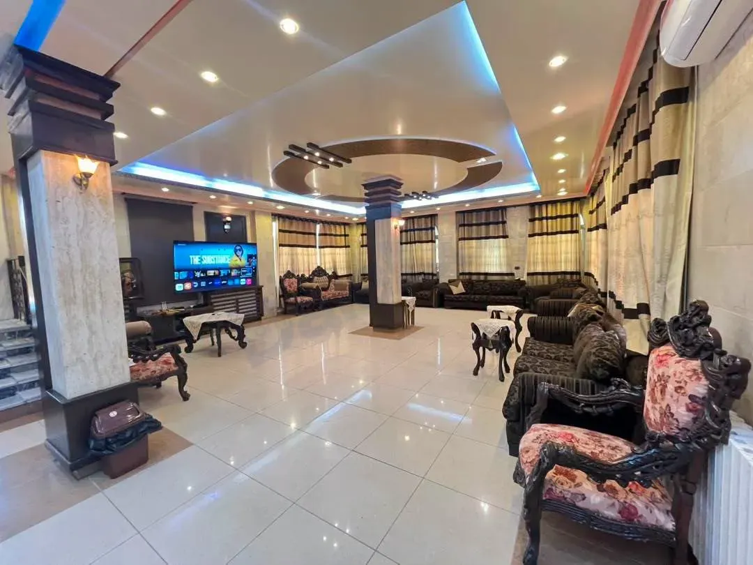 uploads/advertisements/images/للإيجار_اليومي_مزرعة_على_طريق_المطار__7_-1783376646564.webp