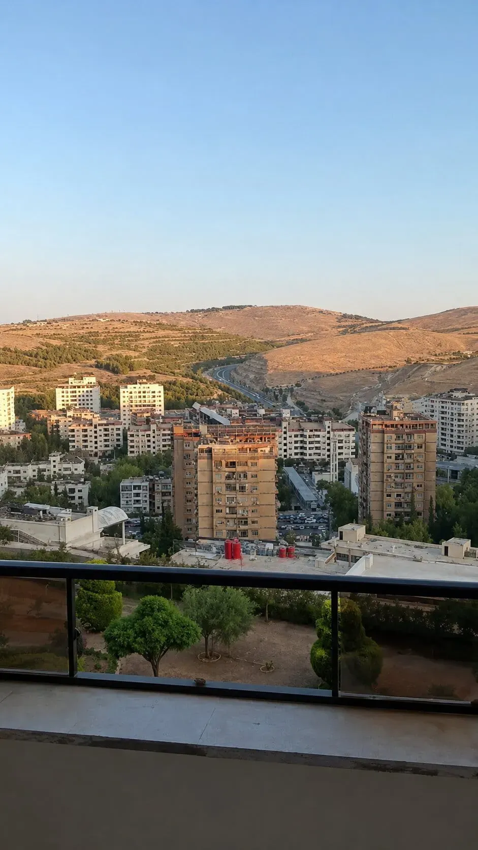 للإيجار شقة في مشروع دمر الجزيرة 16