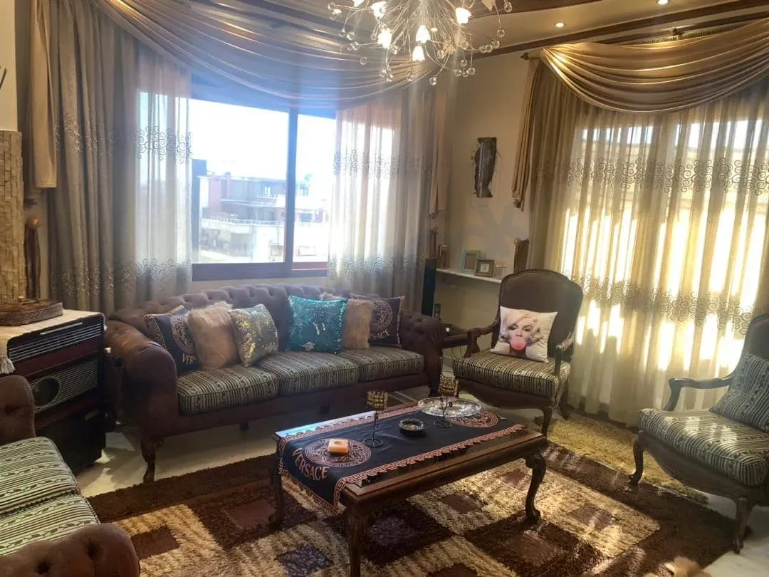 للاجار شقة في دمشق بالمزرعة شارع الشلال
