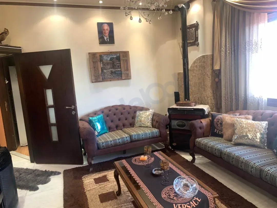 للاجار شقة في دمشق بالمزرعة شارع الشلال