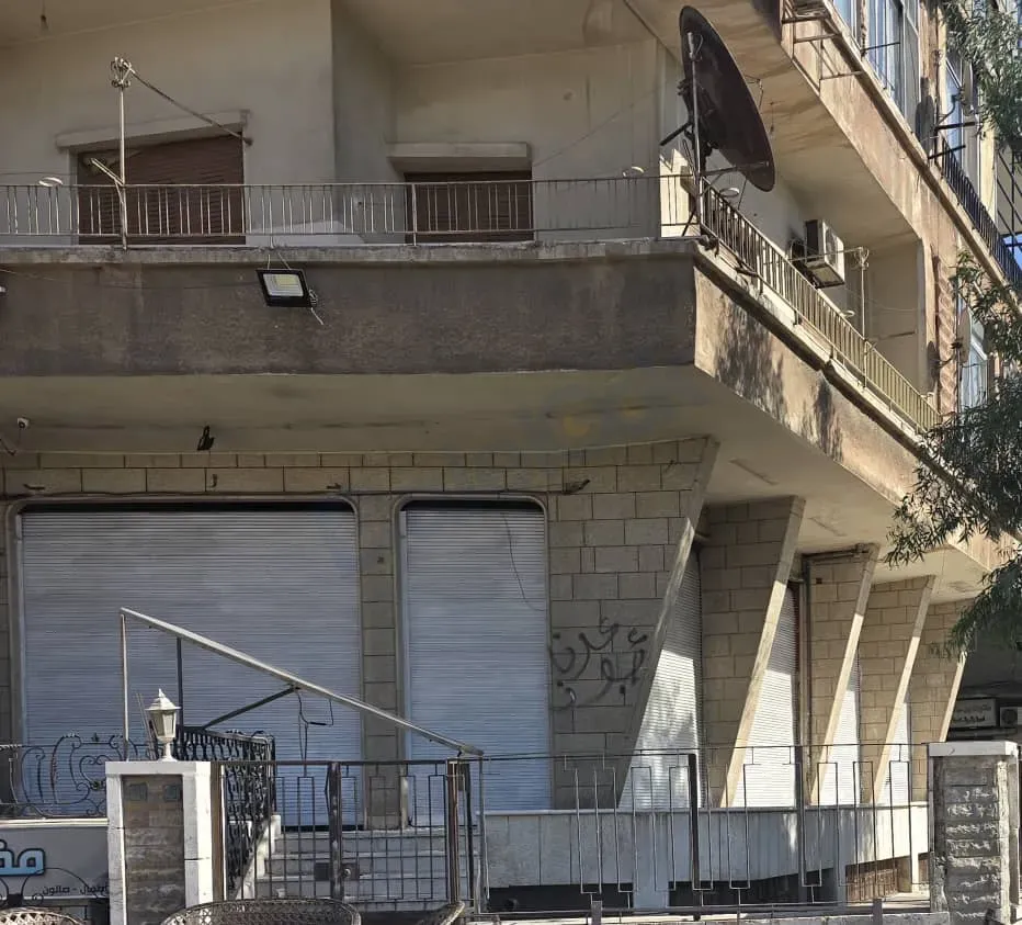 للبيع 3 محلات في شارع بغداد بيعة وحدة