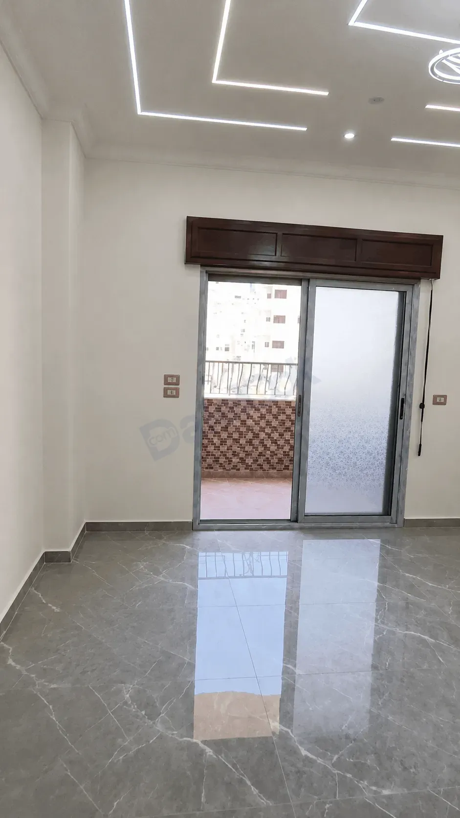 للبيع أربع شقق في الهامة سحة السكة