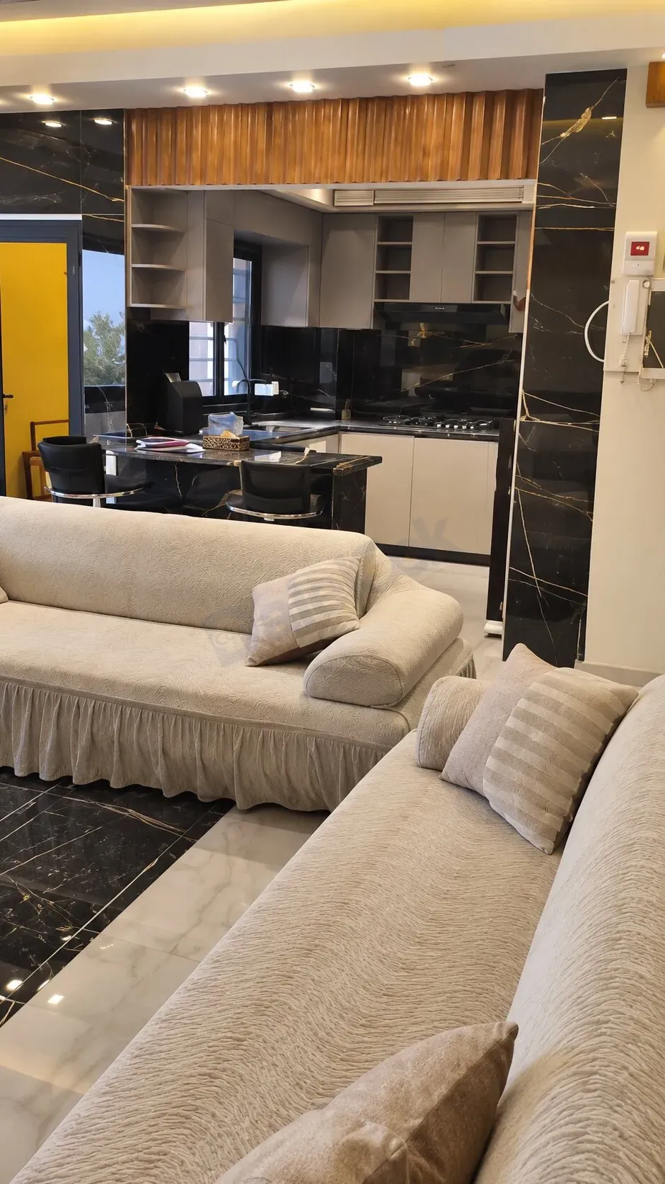For sale or rent apartment with furniture in old Damascus Bab Sharqi near Umayyah ice cream