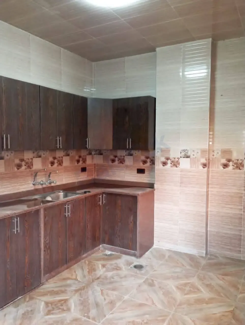 uploads/advertisements/images/للبيع_بمنطقة_بيت_سحم_بالقرب_من_سوق_الشرائي__2_-1783366334170.webp
