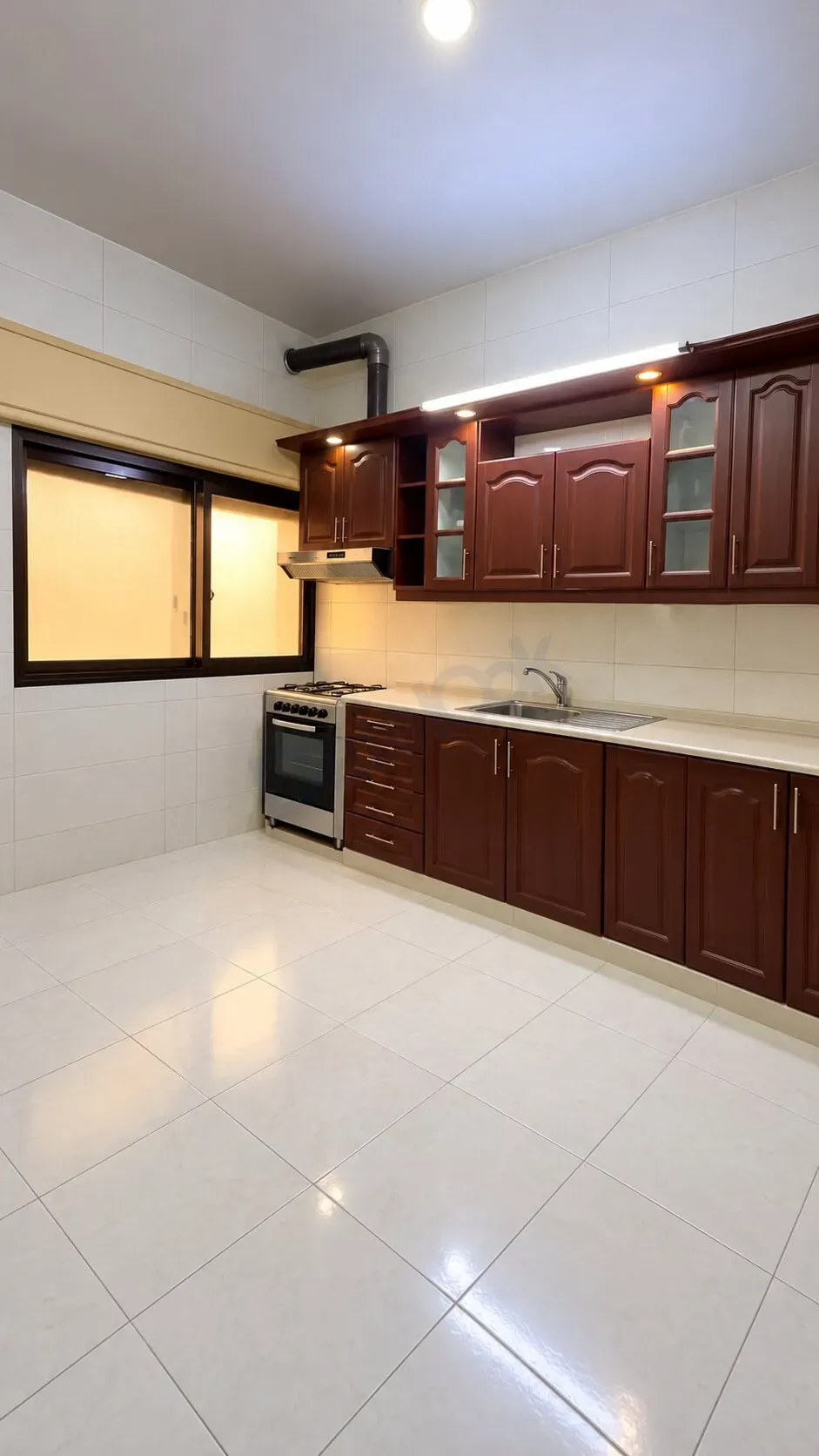 uploads/advertisements/images/للبيع_بناء_كامل_في_جديدة_عرطوز_البلد_الكورنيش__2_-1792765852849.webp