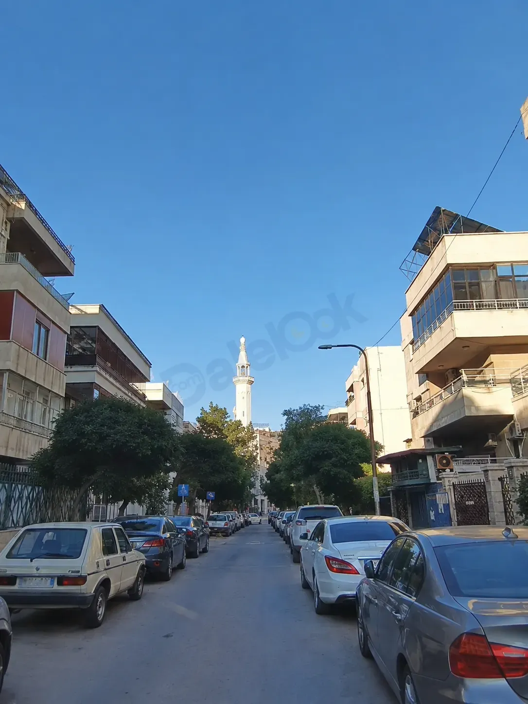 للبيع بناء مؤلف من ٣ طوابق في المزة فيلات الشرقيه