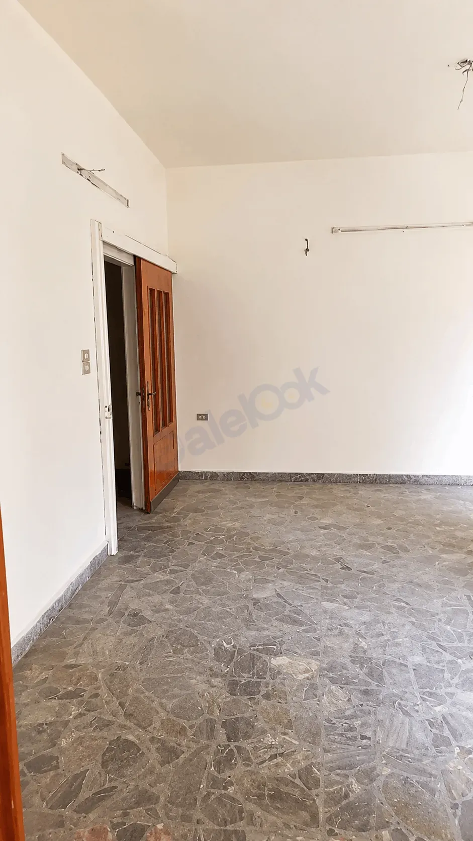 uploads/advertisements/images/للبيع_بيت_بالحلبوني_مقابل_فندق_اوربا__6_-1785084082194.webp