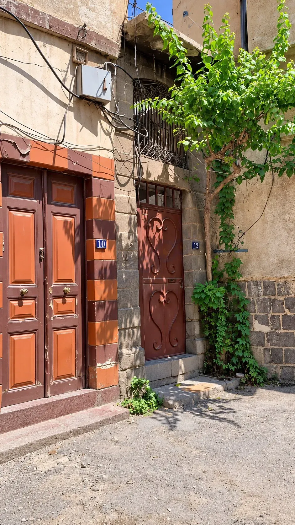 uploads/advertisements/images/للبيع_بيت_عربي_أثري_في_دمشق_باب_توما__6_-1790343135240.webp