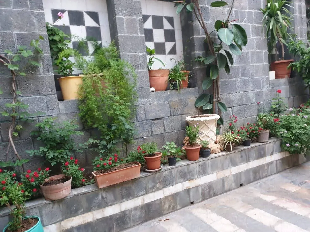 uploads/advertisements/images/للبيع_بيت_عربي_أثري_في_شارع_الأمين__1_-1783191603768.webp