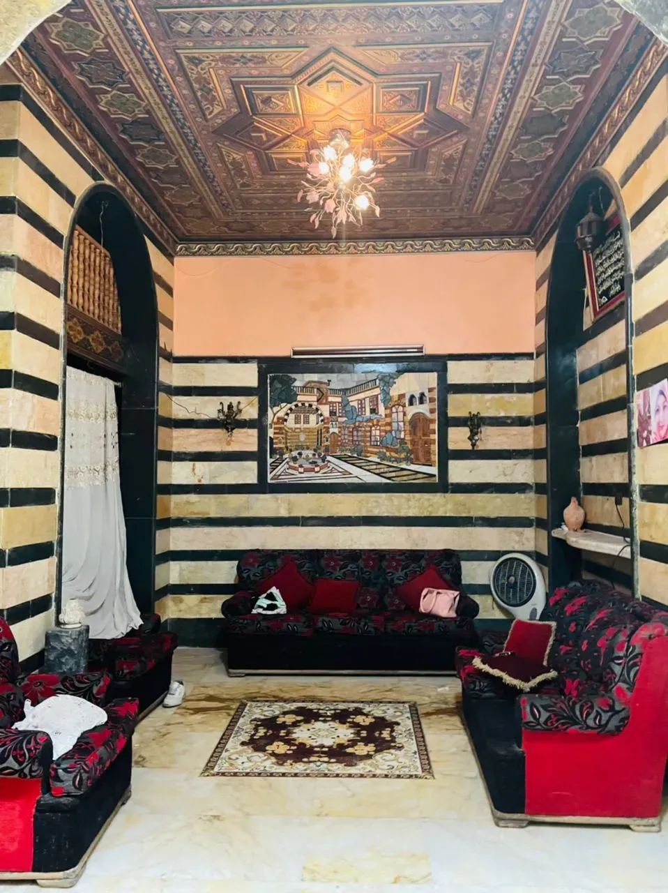 uploads/advertisements/images/للبيع_بيت_عربي_تقليدي_بلمسات_سوبر_ديلوكس_في_العمارة__6_-1791054213496.webp
