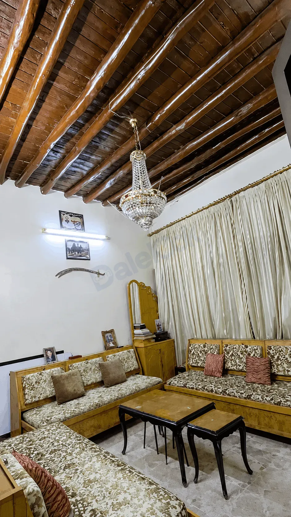 uploads/advertisements/images/للبيع_بيت_عربي_دمشقي_بمنطقة_القيمرية__14_-1784657675988.webp