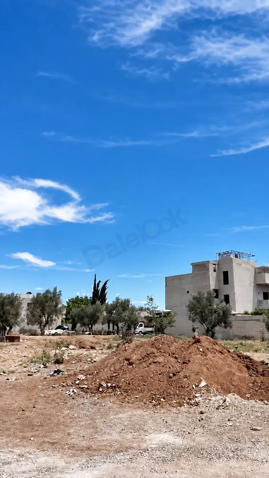 للبيع بيت عربي على العضم في جديدة عرطوز