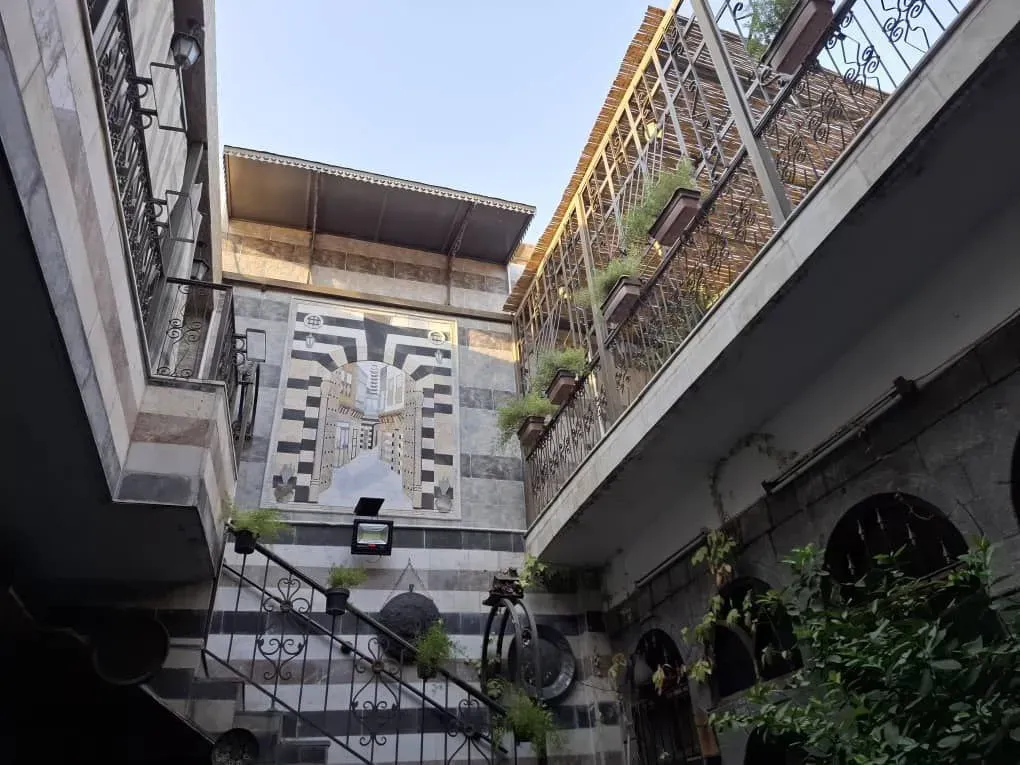 uploads/advertisements/images/للبيع_بيت_عربي_في_دمشق_الشاغور_قرب_مطعم_دار_مسك__2_-1789769141784.webp