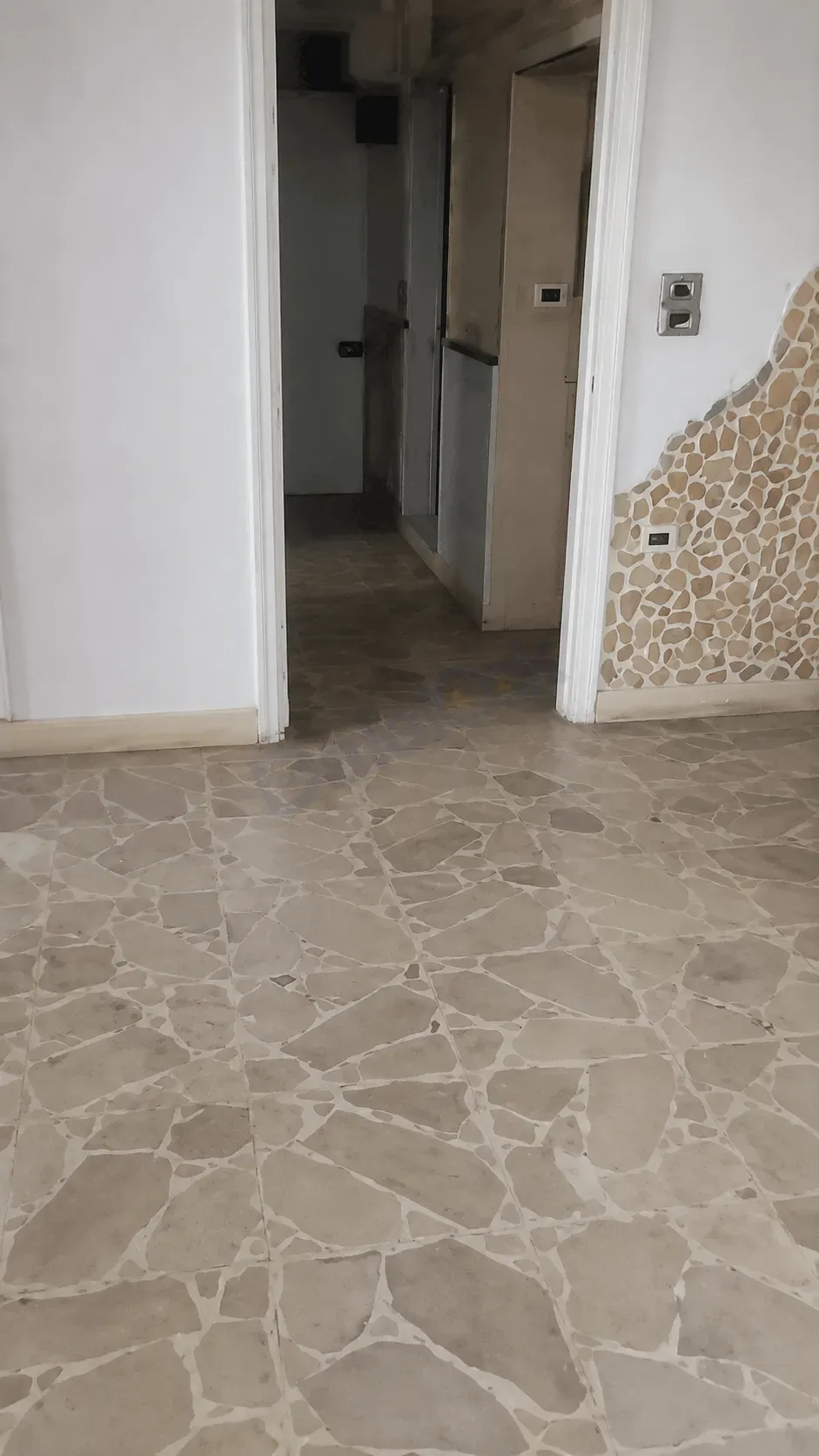 uploads/advertisements/images/للبيع_بيت_في_التجارة__1_-1784077503900.webp