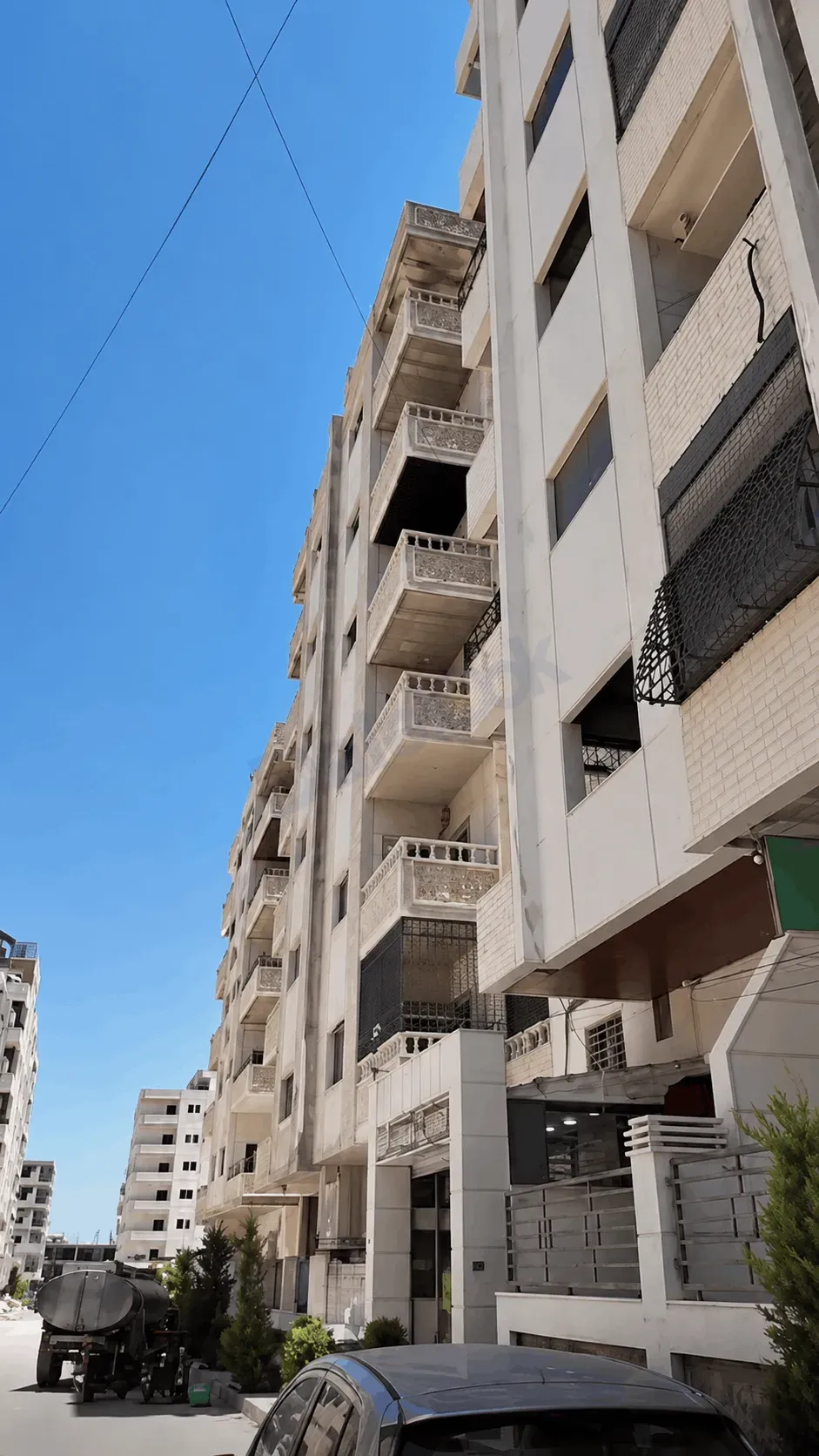 للبيع بيت في جديدة عرطوز تنظيم السلالم