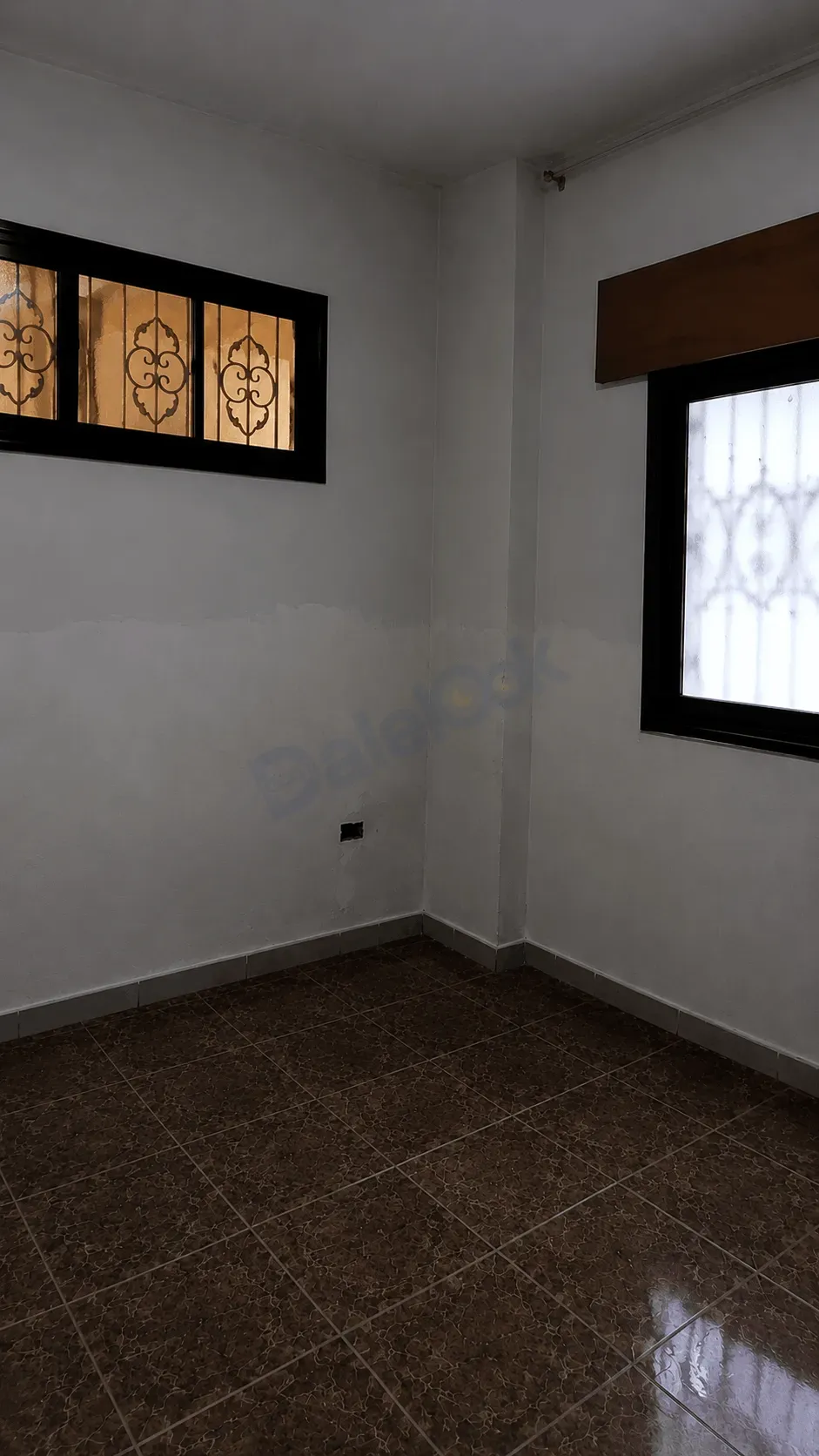 uploads/advertisements/images/للبيع_بيت_في_معضمية_الشام_بالقرب_من_موقف_القهوة__5_-1782763617204.webp