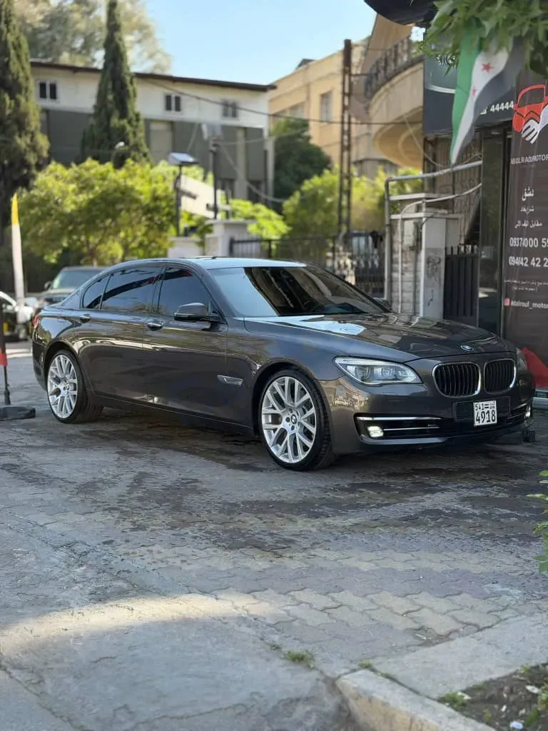 للبيع سيارة بي إم دبليو 750 آي 2014 في دمشق