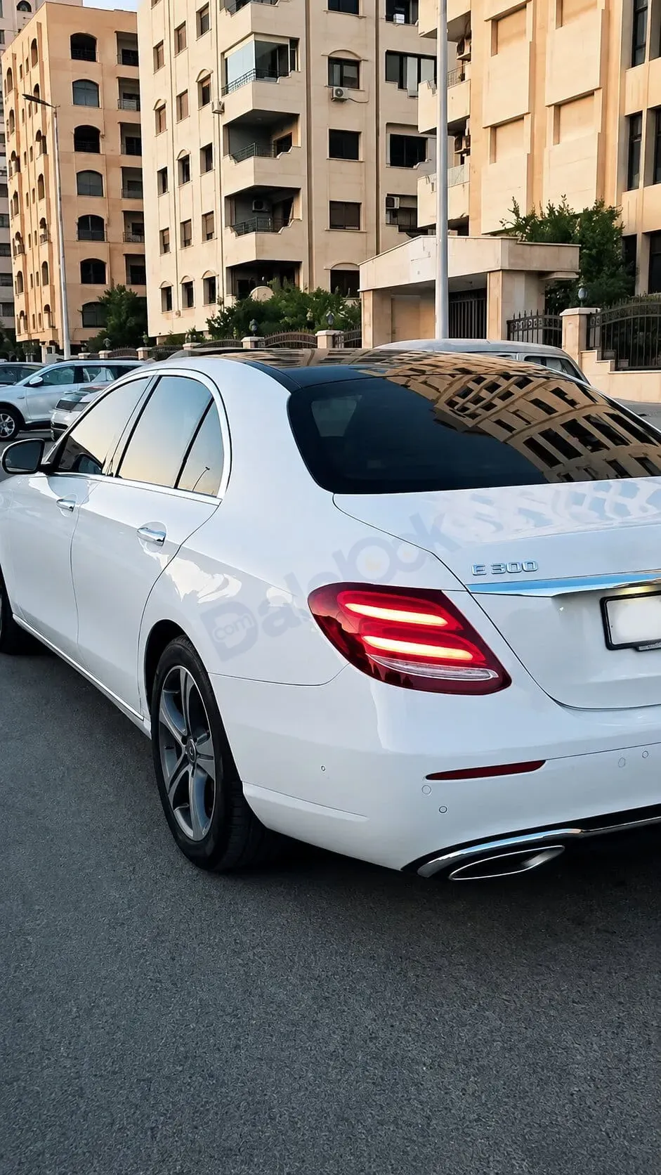 للبيع سيارة مرسيدس e300 2019