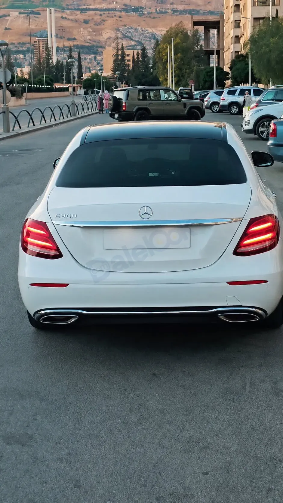 للبيع سيارة مرسيدس e300 2019