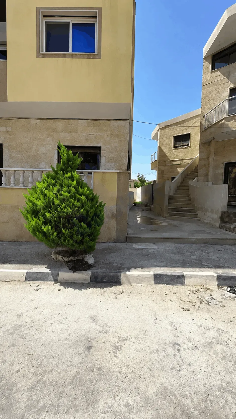 للبيع شاليه في طرطوس مجمع روتانا